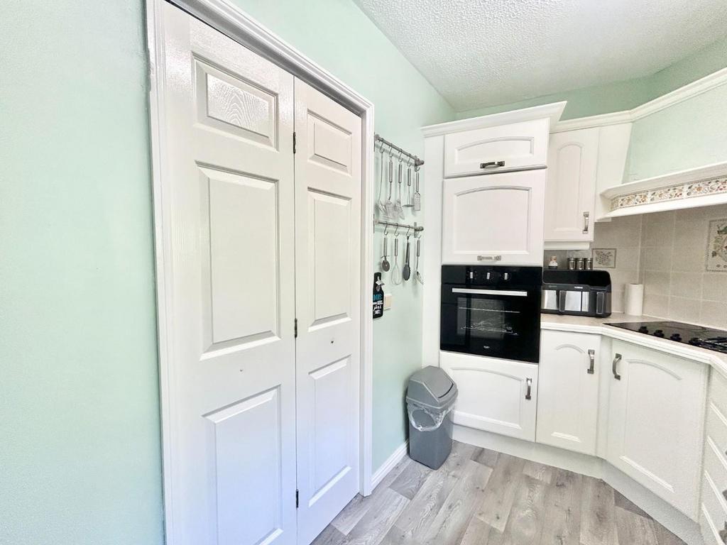 2 Bed First Floor Flat
