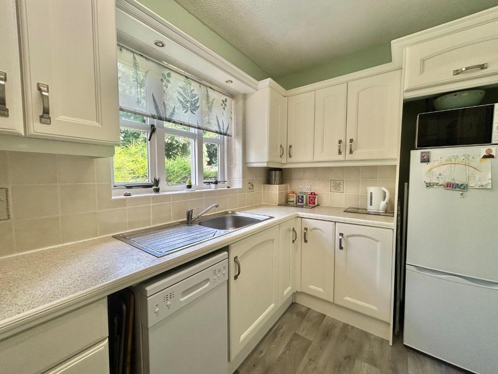 2 Bed First Floor Flat
