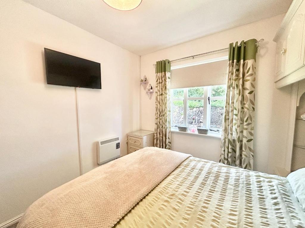 2 Bed First Floor Flat