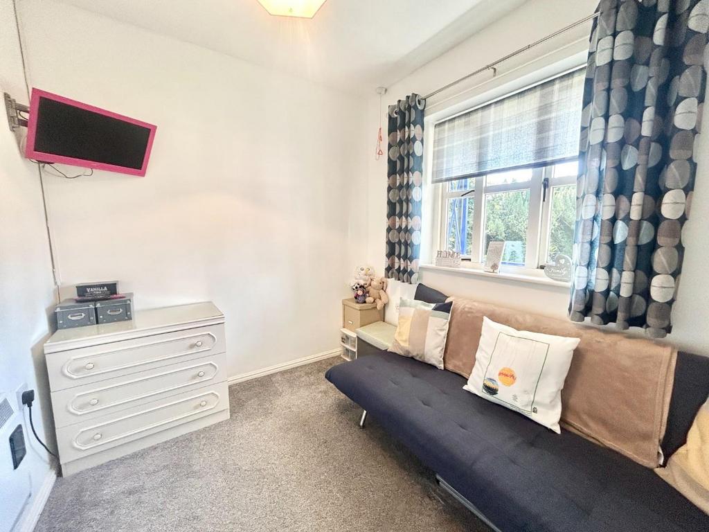 2 Bed First Floor Flat