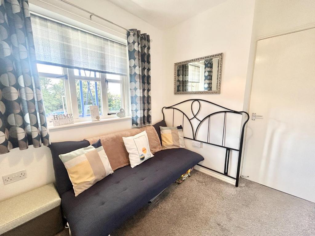 2 Bed First Floor Flat