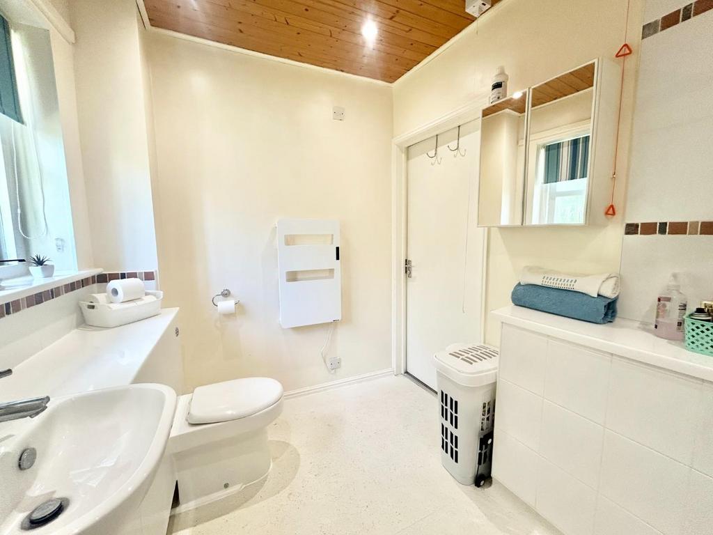 2 Bed First Floor Flat
