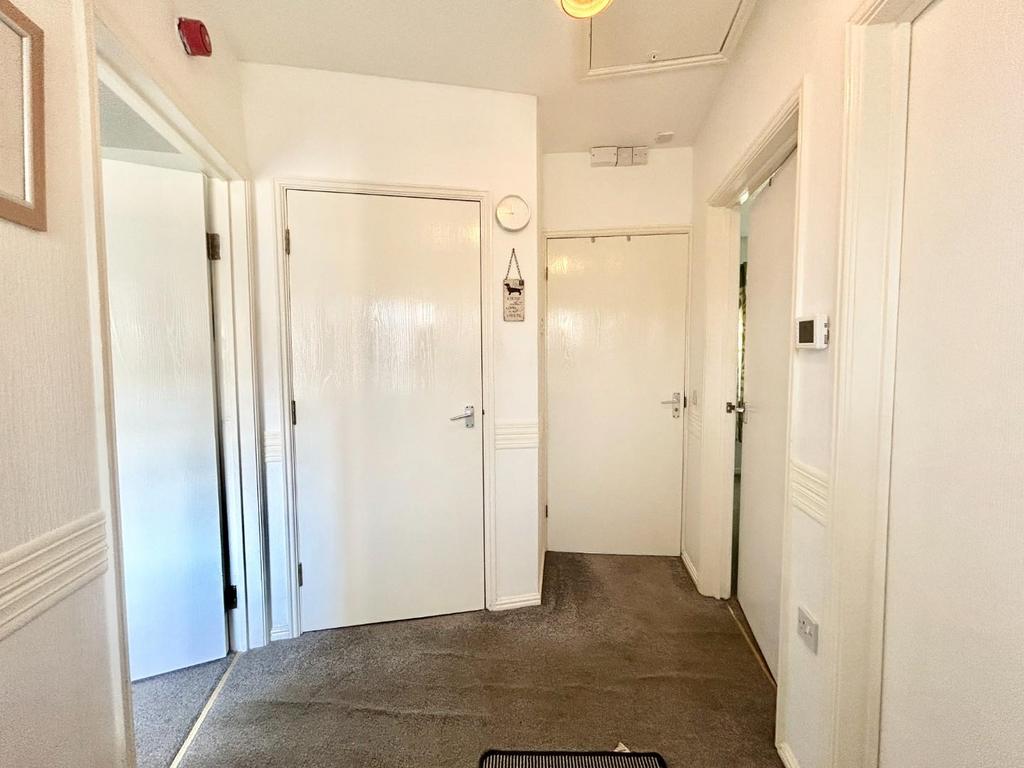2 Bed First Floor Flat