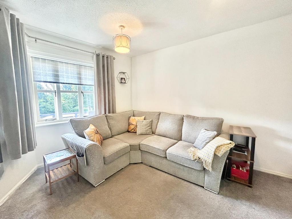 2 Bed First Floor Flat