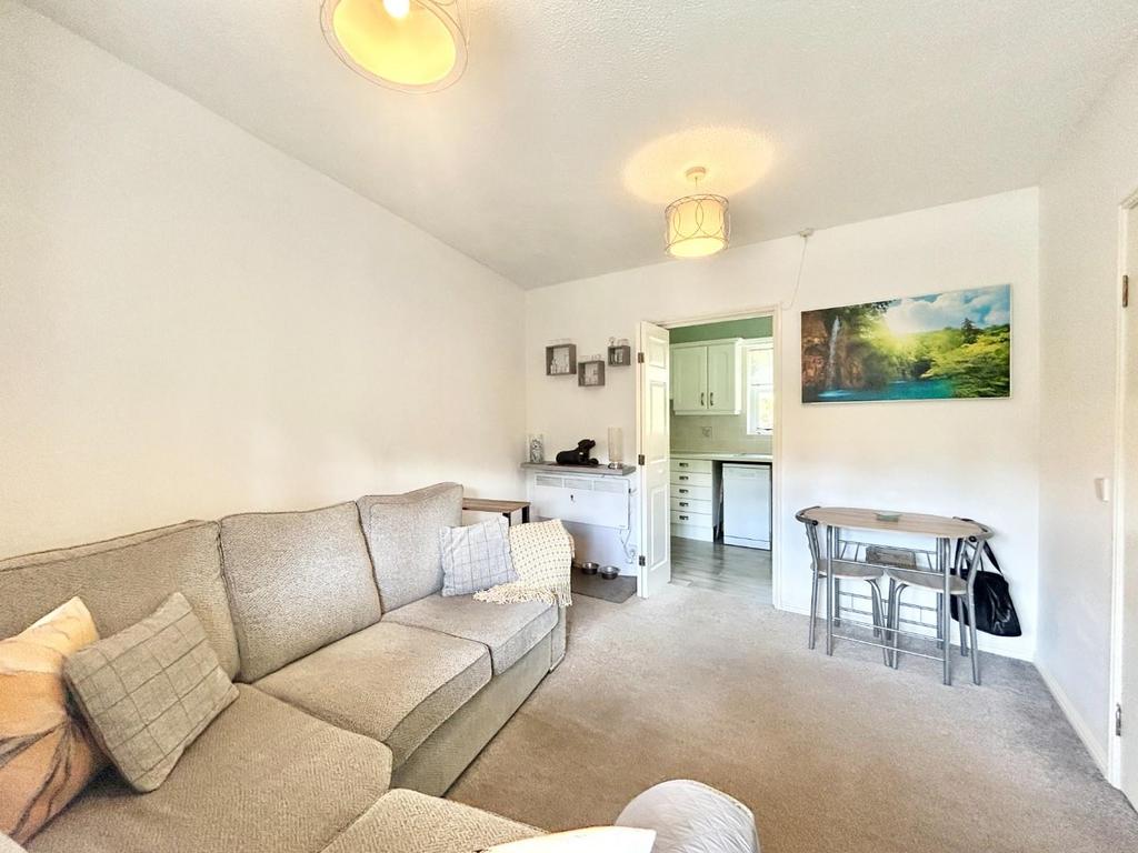 2 Bed First Floor Flat