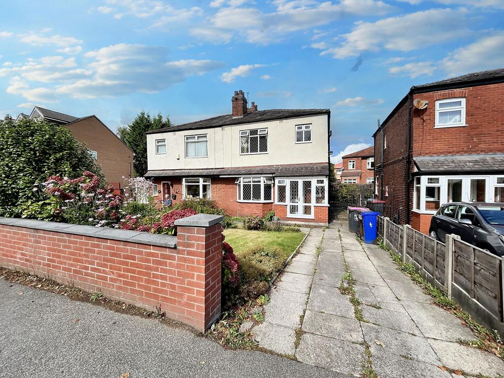 worsley-road-manchester-m27-3-bed-semi-detached-house-275-000