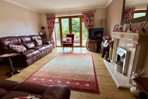 3 bedroom bungalow for sale, Waungoch, Upper Tumble, Llanelli