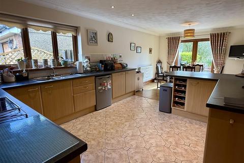 3 bedroom bungalow for sale, Waungoch, Upper Tumble, Llanelli