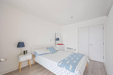 Western Gateway, Royal Docks, London, E16