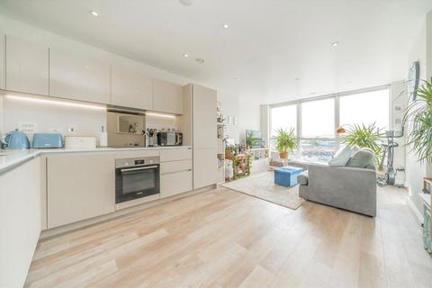1 bedroom flat for sale, Montmorency Gardens, London N11