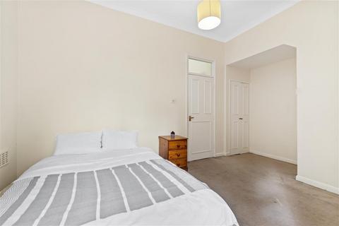 undefined, Baldry Gardens, SW16