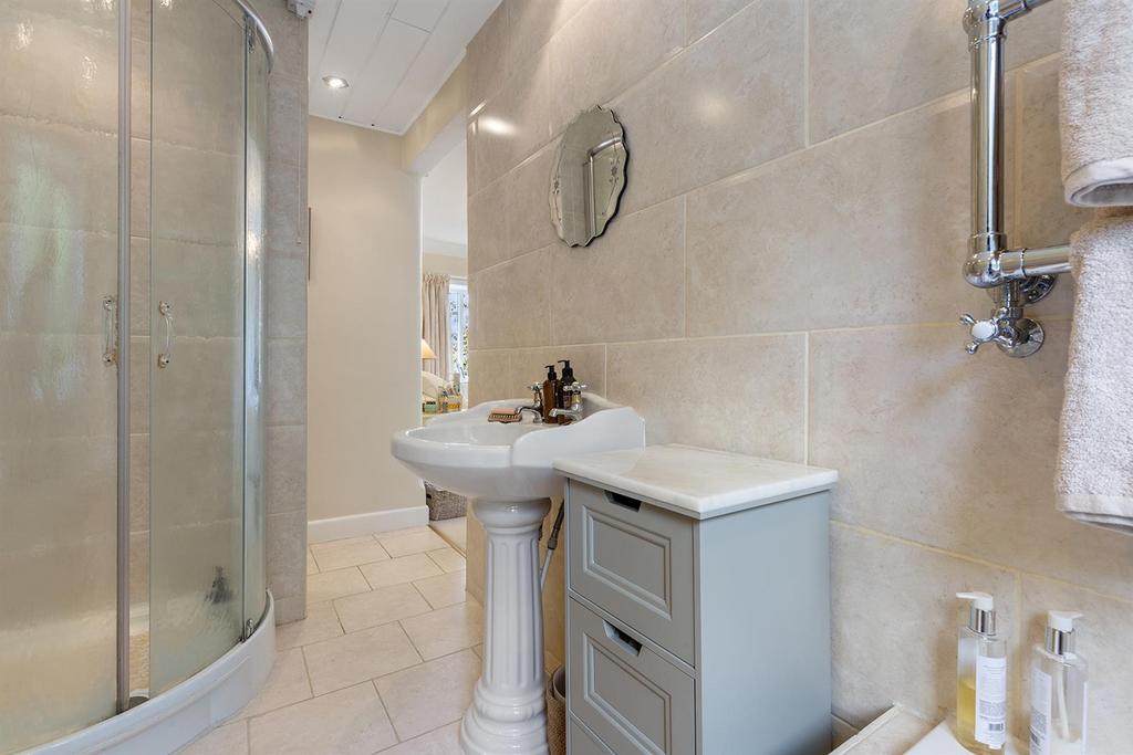 En Suite Bathroom