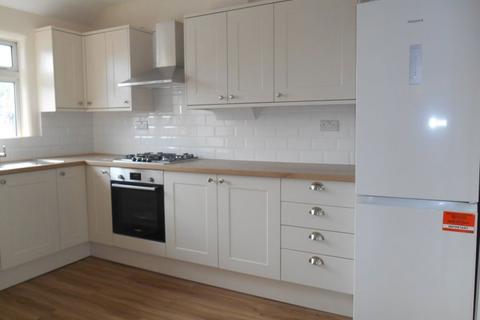 2 bedroom maisonette to rent, CARPENDERS PARK WD19