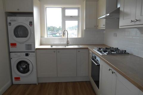 2 bedroom maisonette to rent, CARPENDERS PARK WD19