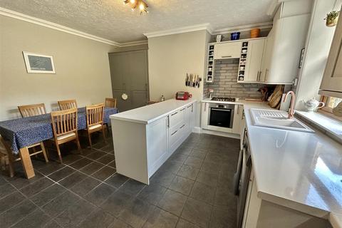 3 bedroom house for sale, Kilpin Hill Lane, Dewsbury