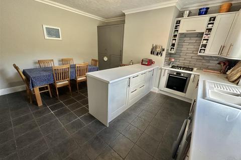 3 bedroom house for sale, Kilpin Hill Lane, Dewsbury