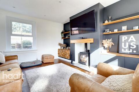 Chapel Road, Pontypool