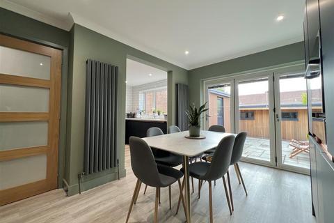 3 bedroom terraced house for sale, Winds Point, Hagley, Stourbridge