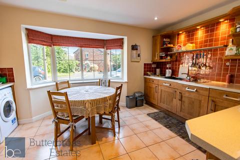 17 Bevercotes Close, Newark, NG24 4JT
