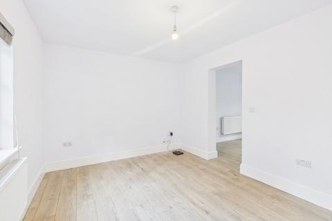 undefined, Moat Lane, Towcester, NN12