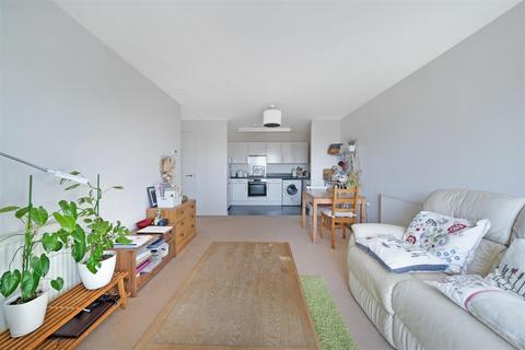 2 bedroom flat for sale, John Bowles Court, Schoolhouse Lane, London
