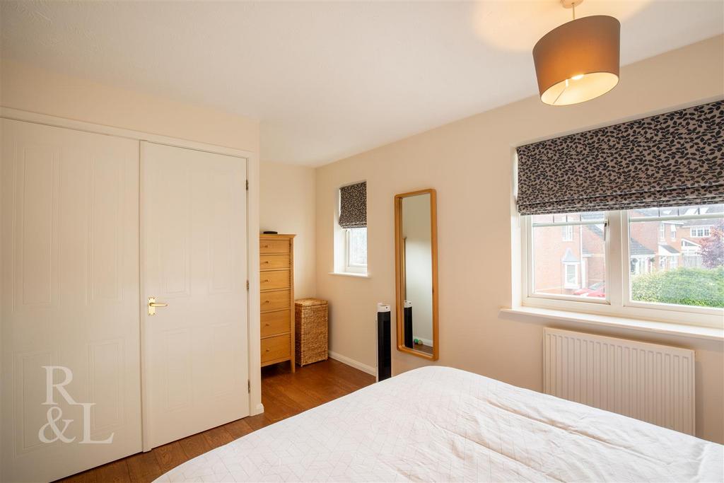 1 Glenalmond Close (9).jpg