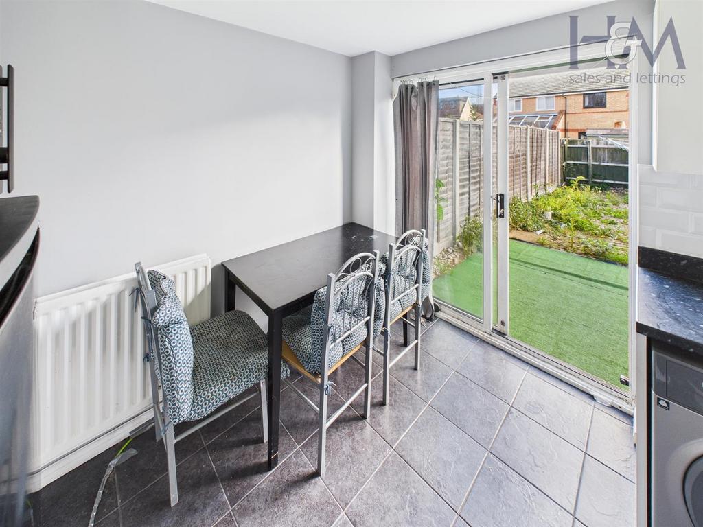 CAM02804 G0-PR0388-STILL025.jpg