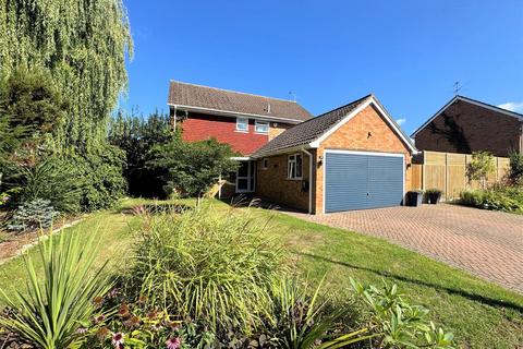 4 bedroom detached house for sale, Saunders Copse, Woking GU22