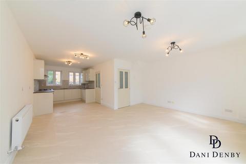 3 bedroom terraced house for sale, Halford Close, Edgware HA8