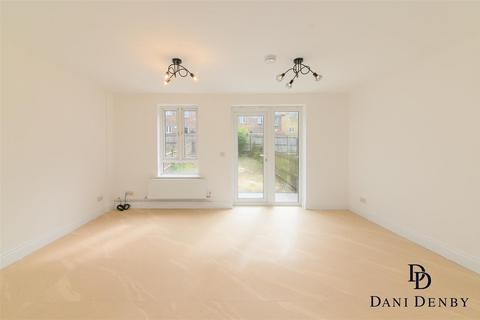 3 bedroom terraced house for sale, Halford Close, Edgware HA8