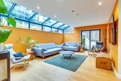 58 Highwoods Drive, Marlow, SL7 3PY