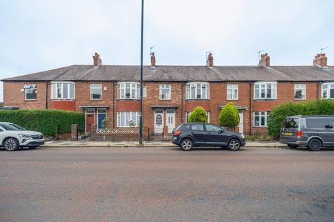 3 bedroom flat to rent, Chillingham Road, Newcastle Upon Tyne NE6