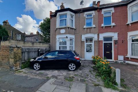 3 bedroom end of terrace house for sale, Colenso Road, Ilford