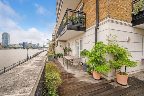 2 bedroom flat to rent, Admiral Square, London SW10