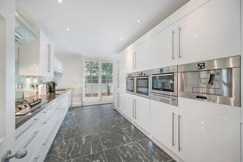 2 bedroom flat to rent, Admiral Square, London SW10