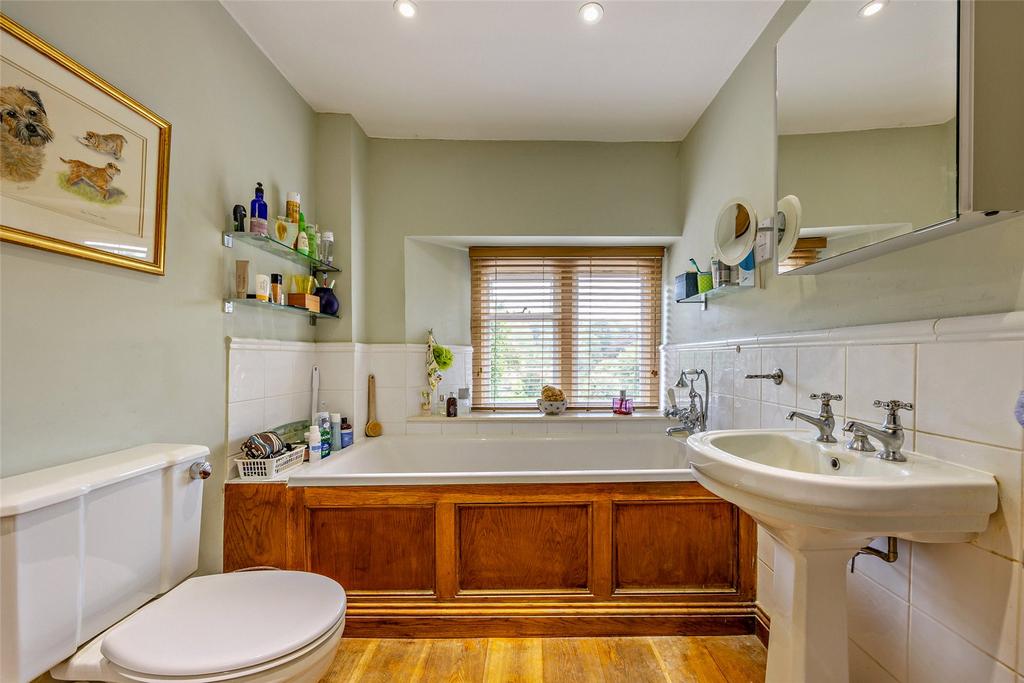 En-Suite Bathroom