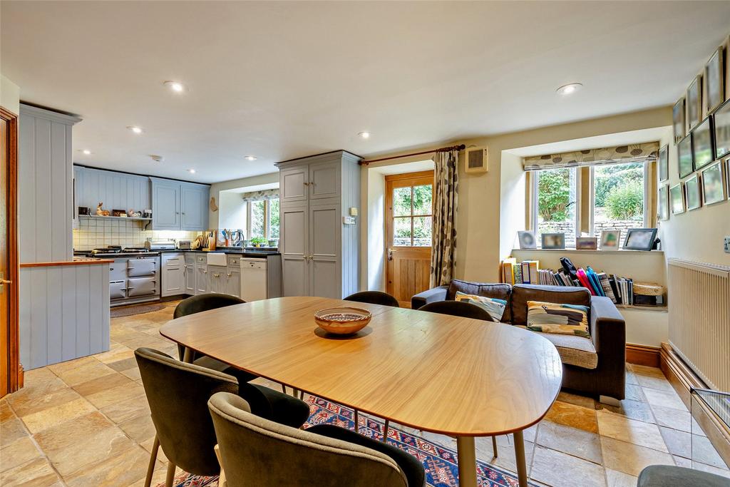 Kitchen/Breakfast