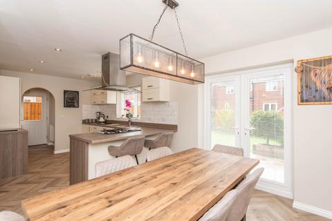 4 bedroom detached house for sale, Ripple Walk, Chesterfield S41