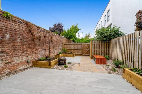 1, Albert Court Albert Road, Cheltenham, GL52 2TN