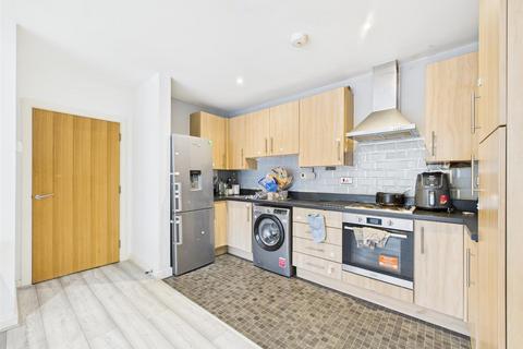 2 bedroom flat for sale, Cornwall Road, London