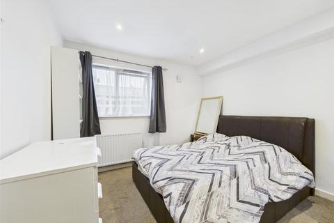 2 bedroom flat for sale, Cornwall Road, London