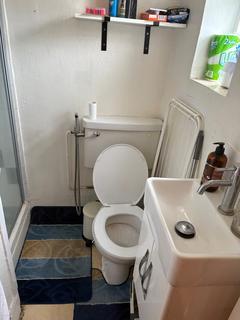 Studio to rent, Walm Lane, London NW2