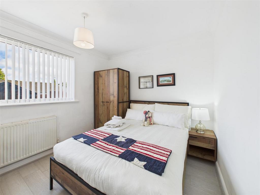 CAM04279 G0-PR0198-STILL007.jpg