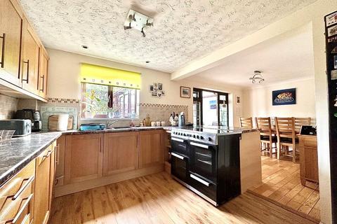 13 Hobby Close, Northampton, NN4 0RN