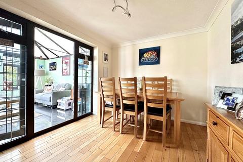 13 Hobby Close, Northampton, NN4 0RN