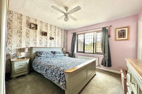 13 Hobby Close, Northampton, NN4 0RN
