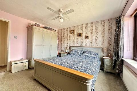 13 Hobby Close, Northampton, NN4 0RN