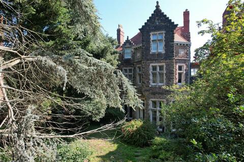 2 bedroom flat for sale, Highlands Gardens, St. Leonards-On-Sea TN38