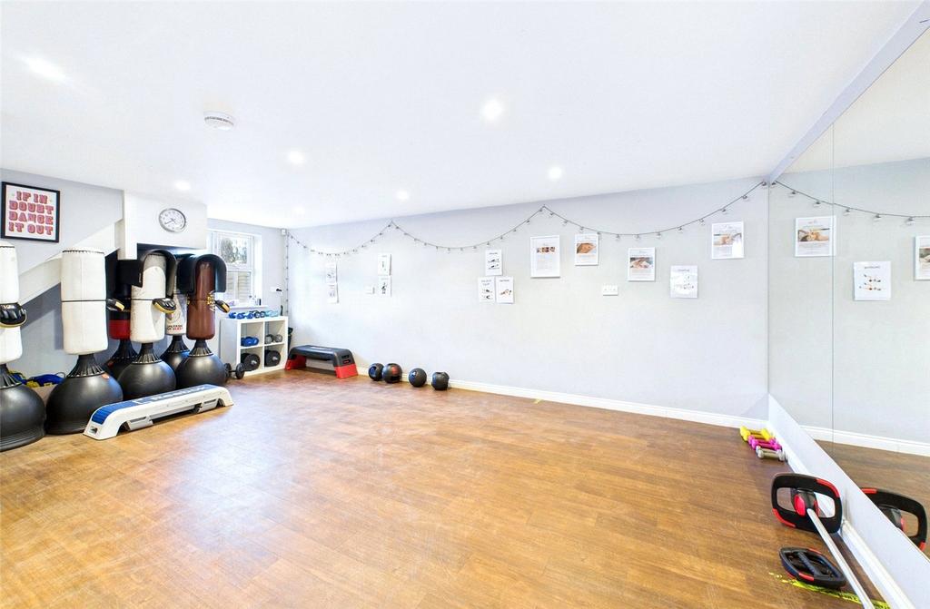 Outbuilding/Gym