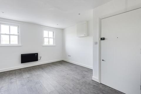 Studio to rent, New Cross Road, New Cross, London, SE14